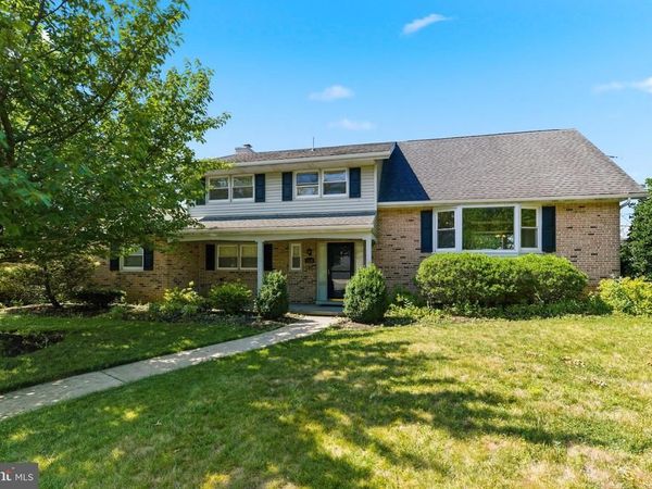 1100 LILAC LANE, READING, PA 19609