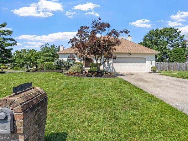 32 COUNTRY WALK, CHERRY HILL, NJ 08003