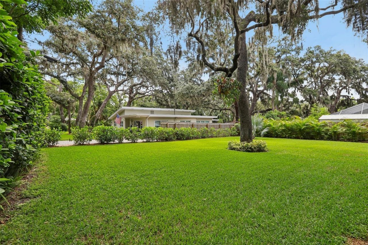 204 S Burlingame Avenue, Temple Terrace, FL 33617 Photo