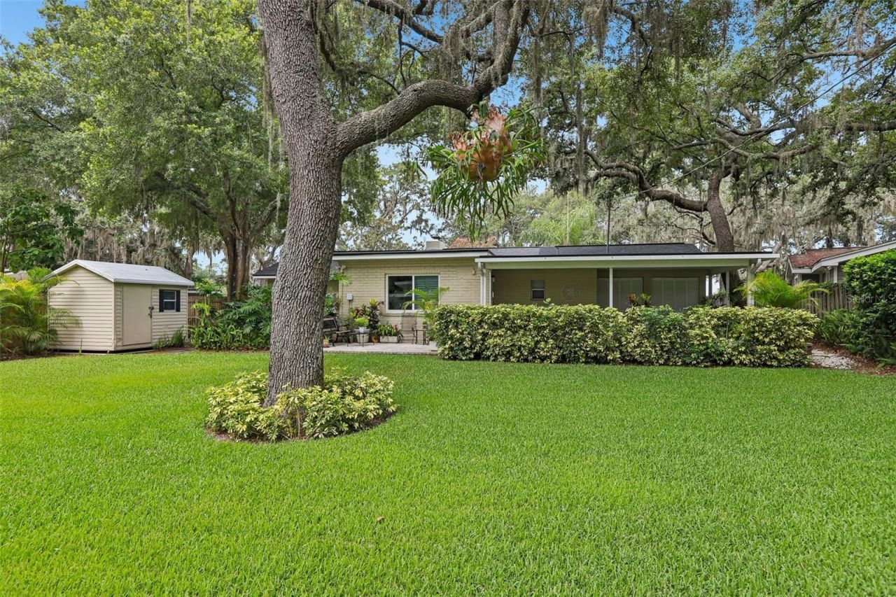 204 S Burlingame Avenue, Temple Terrace, FL 33617 Photo