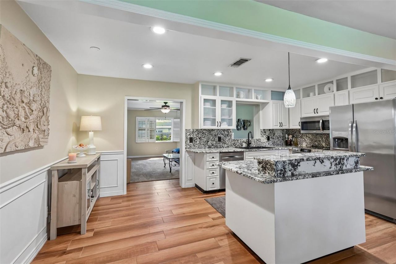 204 S Burlingame Avenue, Temple Terrace, FL 33617 Photo