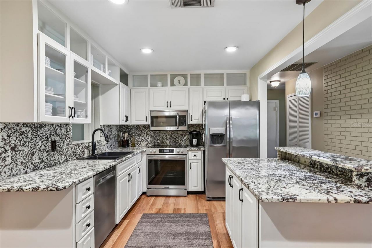 204 S Burlingame Avenue, Temple Terrace, FL 33617 Photo
