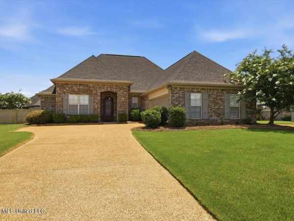 2400 Trinity Drive, Madison, MS 39110