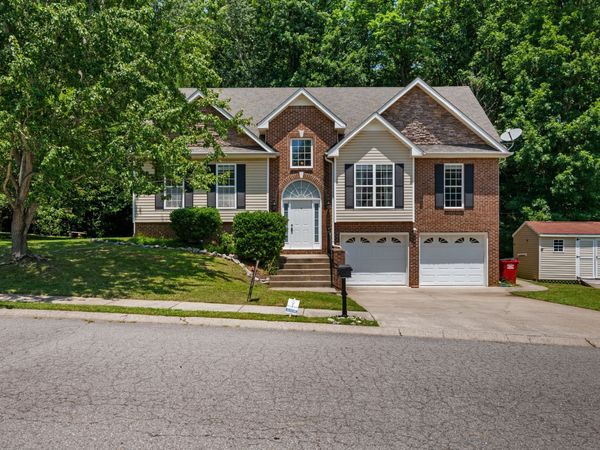 4433 Taylor Hall Ln, Adams, TN 37010