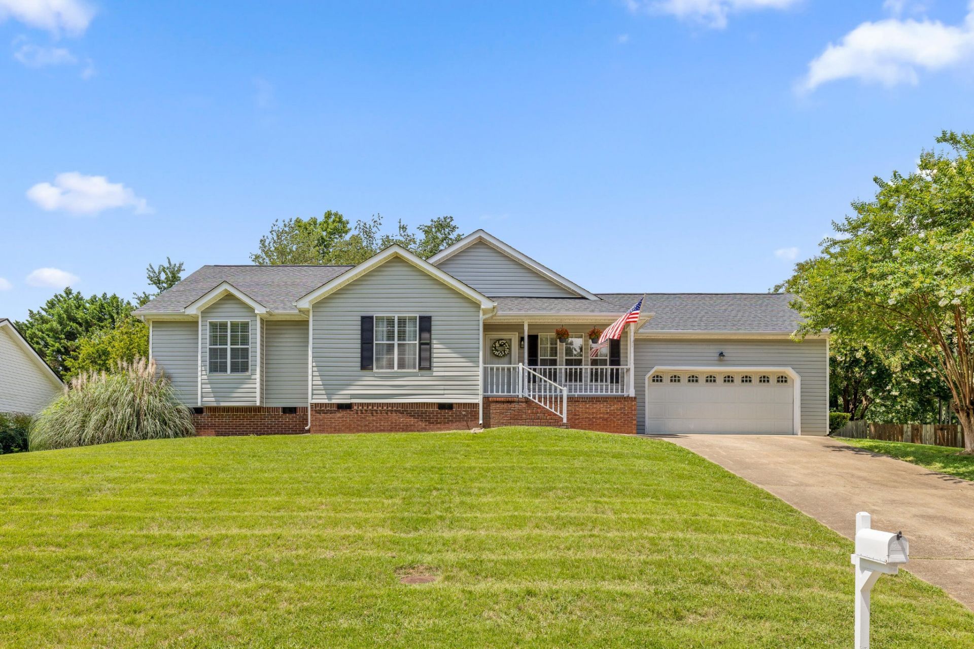 10525 Hunter Trace Drive, Soddy Daisy, TN 37379 Main Photo