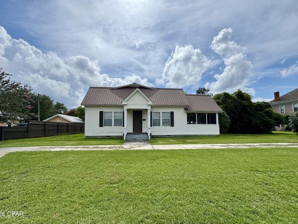 2941 Jefferson Street , Marianna, FL 32446