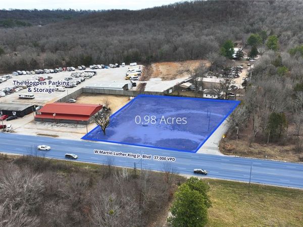 3675 W Martin Luther King Jr Boulevard , Fayetteville, AR 72701