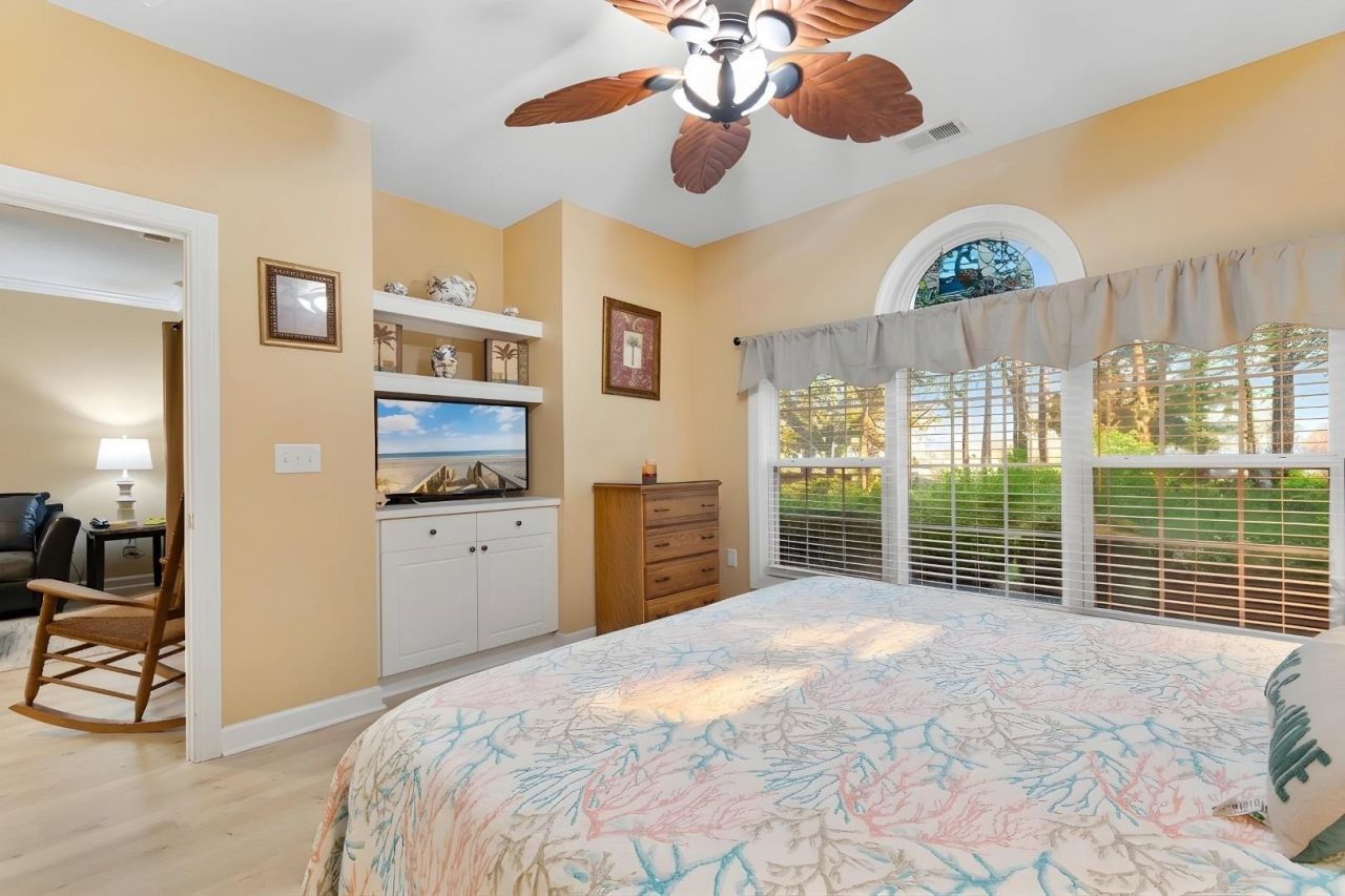 5825 Catalina Dr.  Photo 15