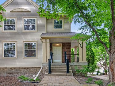 8304 Townsend Drive, Eden Prairie, MN 55344