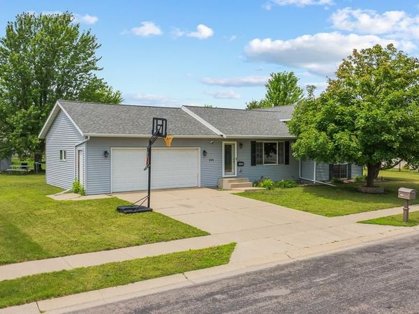 202 Rainbow Drive, Marshall, MN 56258