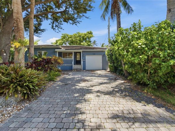 7220 SW 53rd Ct , Miami, FL 33143