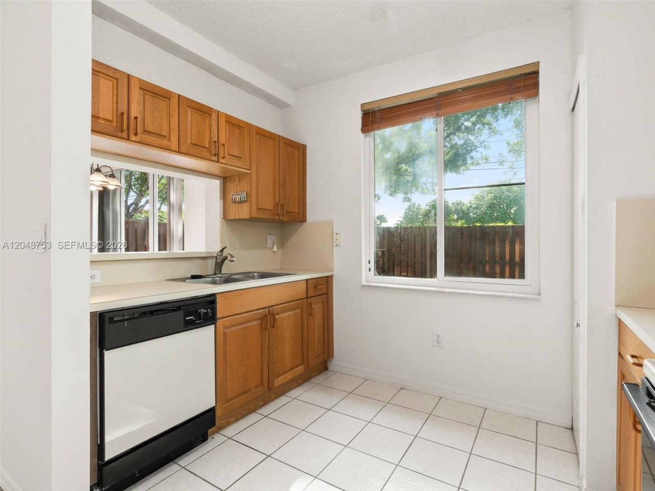 2245 NW 160th Ter, Pembroke Pines, FL 33028 Photo