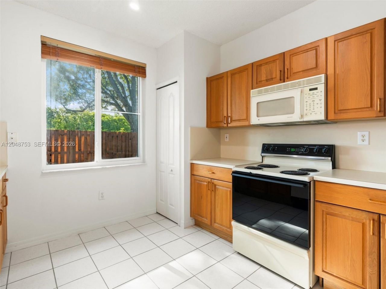 2245 NW 160th Ter, Pembroke Pines, FL 33028 Photo