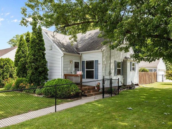 882 HIGGINS AVENUE, Neenah, WI 54956