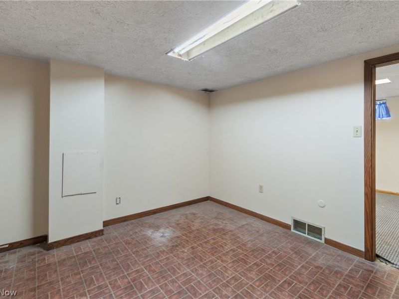 12780 Jamestown Avenue NW, Uniontown, OH 44685 Photo 24