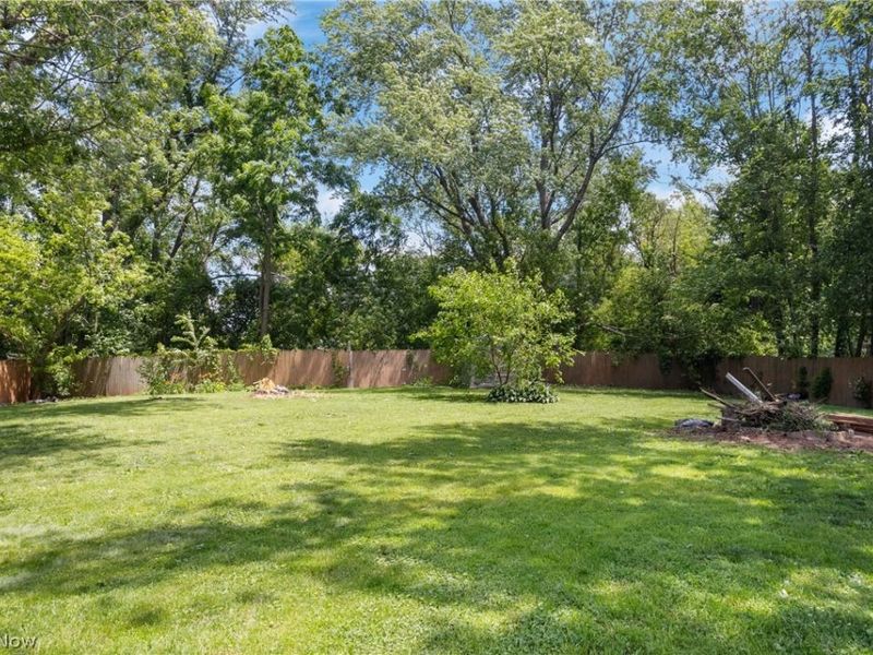12780 Jamestown Avenue NW, Uniontown, OH 44685 Photo 29