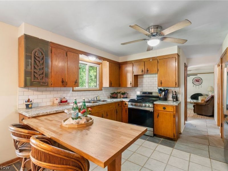 12780 Jamestown Avenue NW, Uniontown, OH 44685 Photo 8