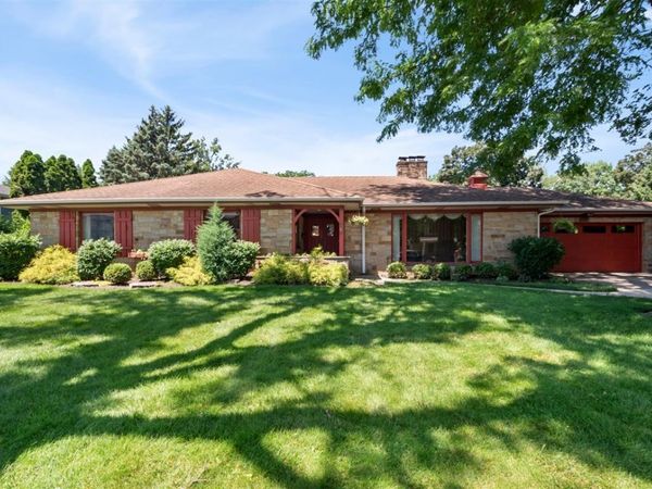 6650 N Lightfoot Avenue, Chicago, IL 60646