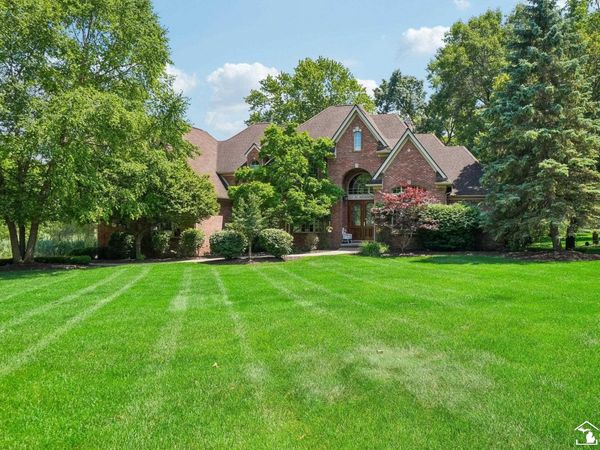 5322 N Meadow Court, Ann Arbor, MI 48105