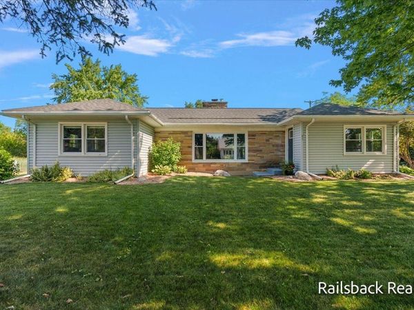 85 Orchard Drive NW, Sparta, MI 49345