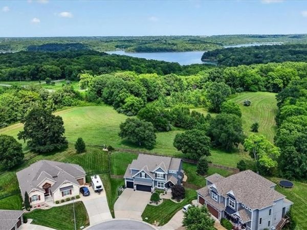 1357 Brandywine Road, Lee's Summit, MO 64064