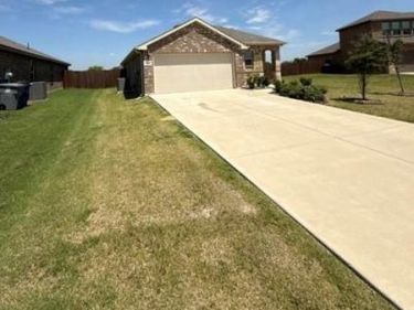 915 Presleigh Drive, Dallas, TX 75253