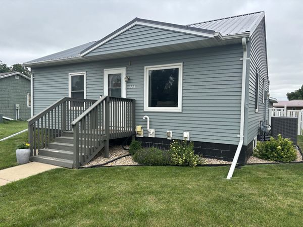 1223 E DAKOTA Avenue, Pierre, SD 57501