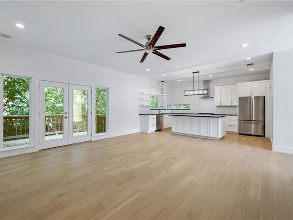 2004 Winsted LN, Unit B, Austin, TX 78703