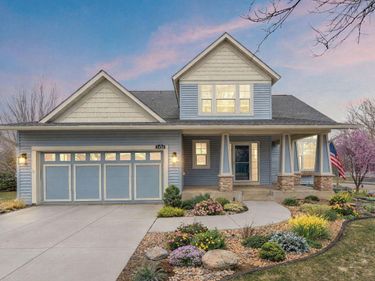 2454 Sandstone Place, Woodbury, MN 55129