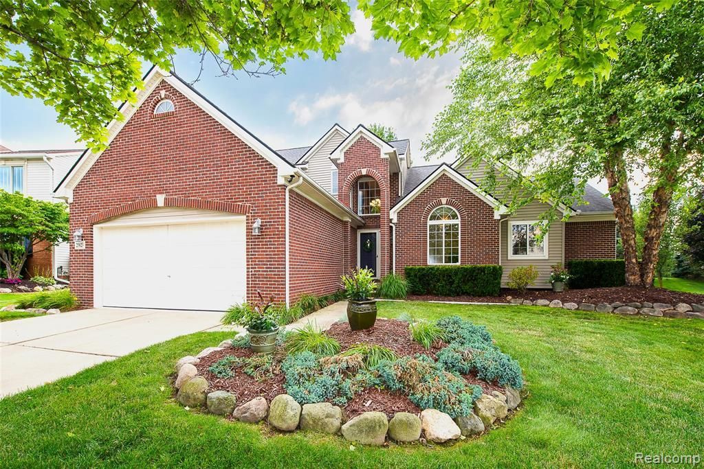 25823 Carriage Lane, Lyon Township, MI 48178 Main Photo