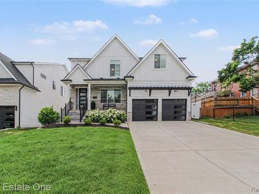 4715 Tonawanda Avenue, Royal Oak, MI 48073