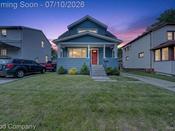 305 E Jarvis Avenue, Hazel Park, MI 48030