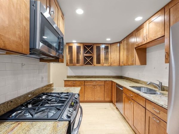 24 N Stone Mill Dr, Unit 1112, Dedham, MA 02026