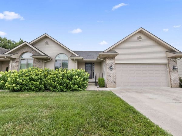 208 Condominium Drive, Grayson, KY 41143