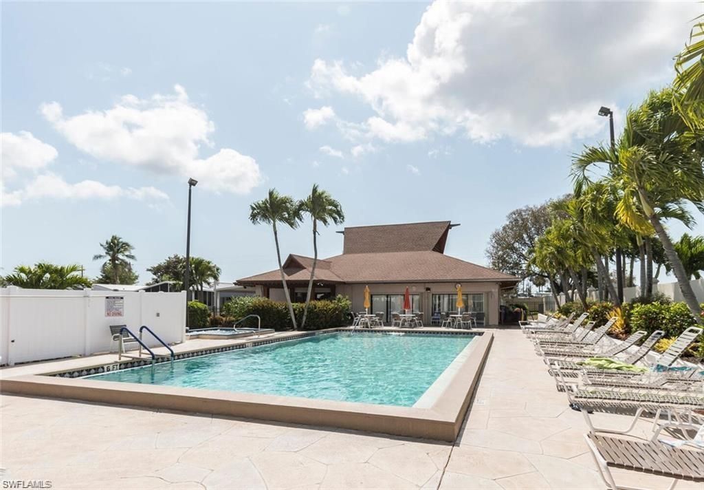 7 Oceans Blvd, Unit 7, Naples, FL 34104 Photo