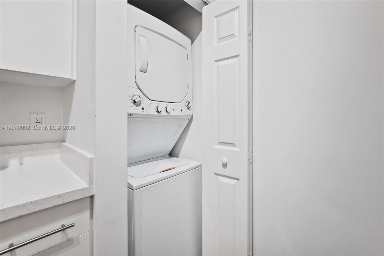 17145 N Bay Rd, Unit 4303, Sunny Isles Beach, FL 33160 Photo