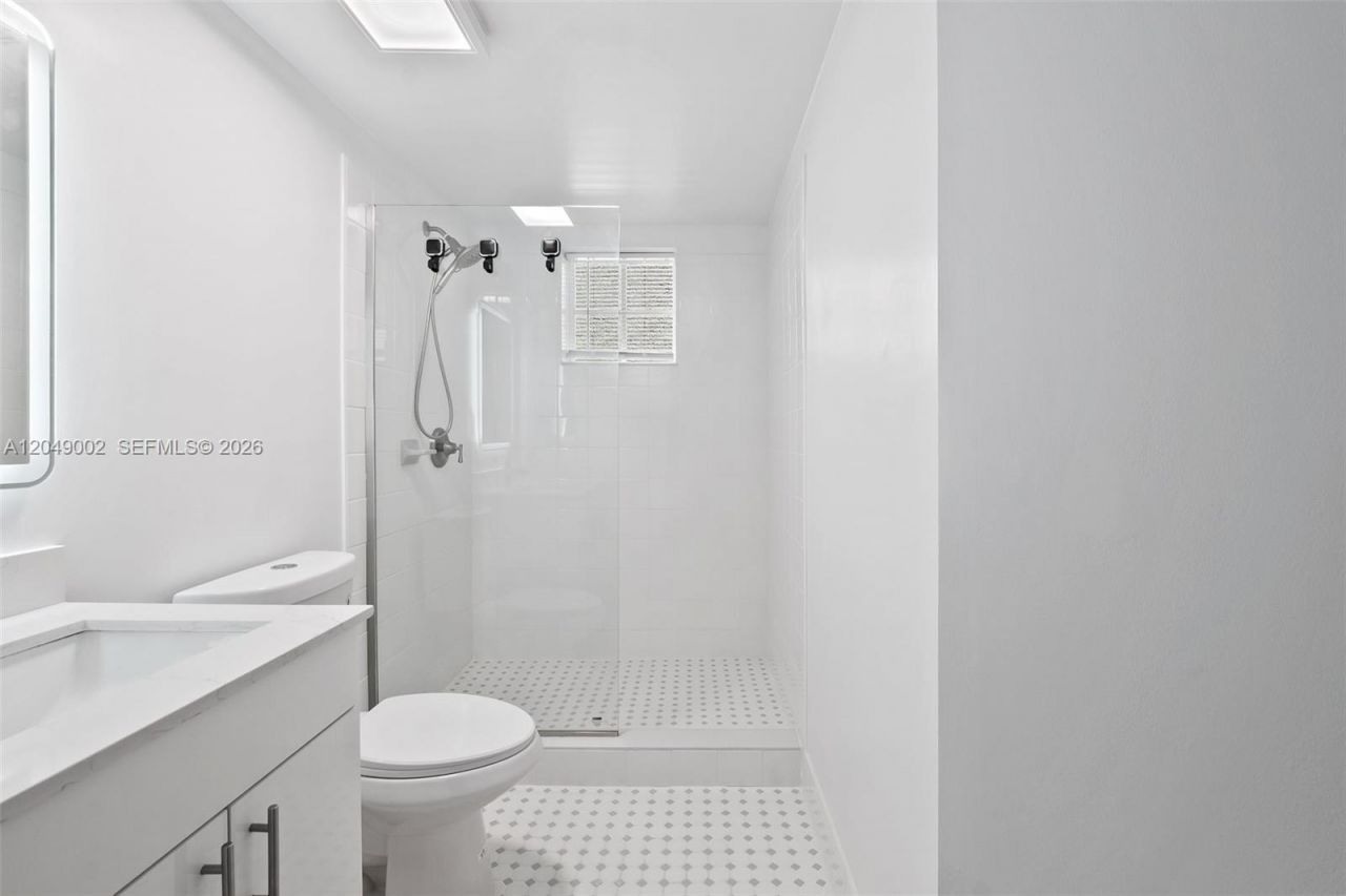 17145 N Bay Rd, Unit 4303, Sunny Isles Beach, FL 33160 Photo