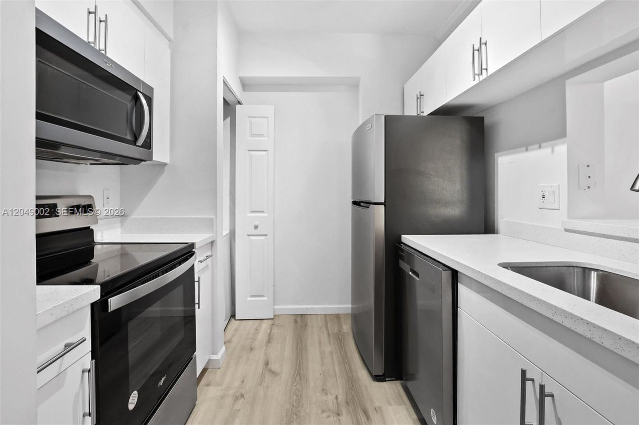 17145 N Bay Rd, Unit 4303, Sunny Isles Beach, FL 33160 Photo