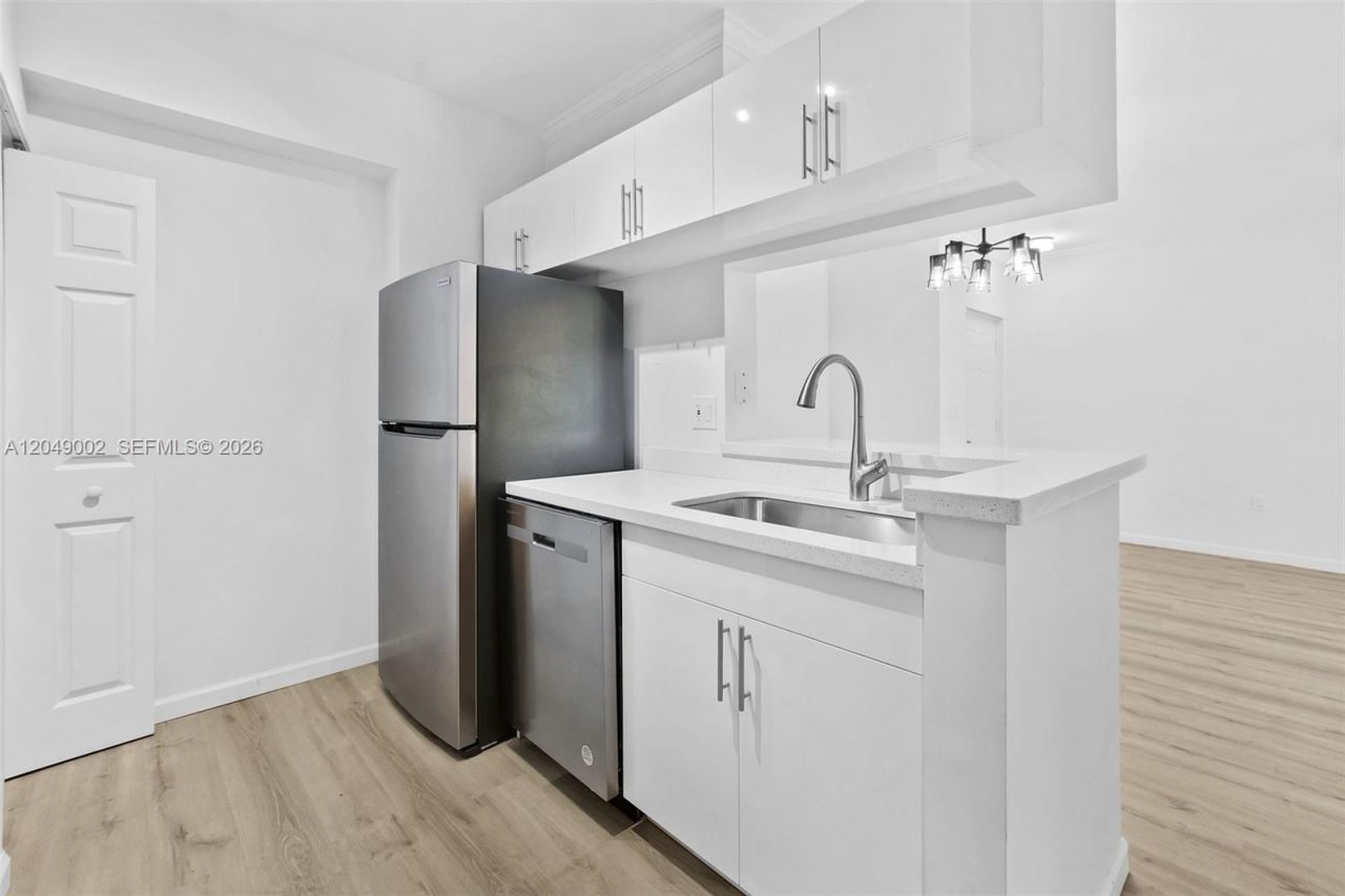 17145 N Bay Rd, Unit 4303, Sunny Isles Beach, FL 33160 Photo