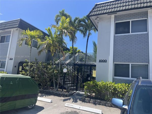 1000 SE 15th St , Unit 205, Fort Lauderdale, FL 33316