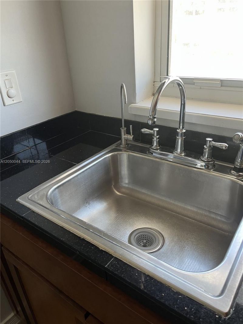 1000 SE 15th St , Unit 205, Fort Lauderdale, FL 33316 Photo