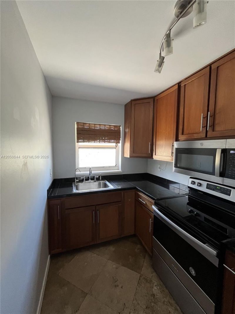 1000 SE 15th St , Unit 205, Fort Lauderdale, FL 33316 Photo