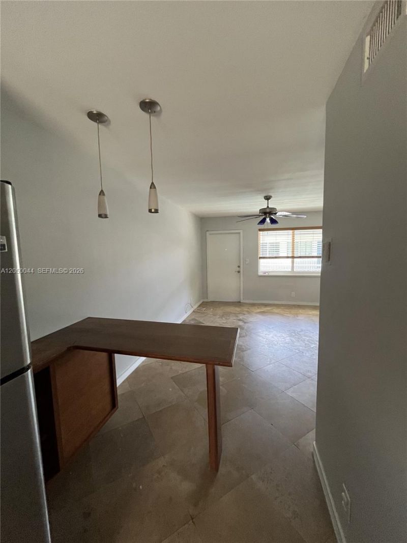 1000 SE 15th St , Unit 205, Fort Lauderdale, FL 33316 Photo
