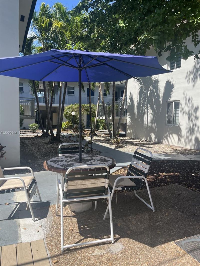 1000 SE 15th St , Unit 205, Fort Lauderdale, FL 33316 Photo