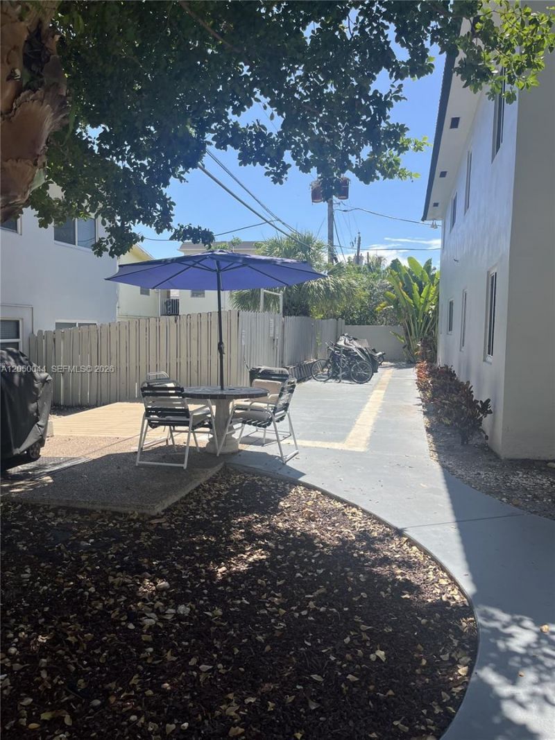 1000 SE 15th St , Unit 205, Fort Lauderdale, FL 33316 Photo