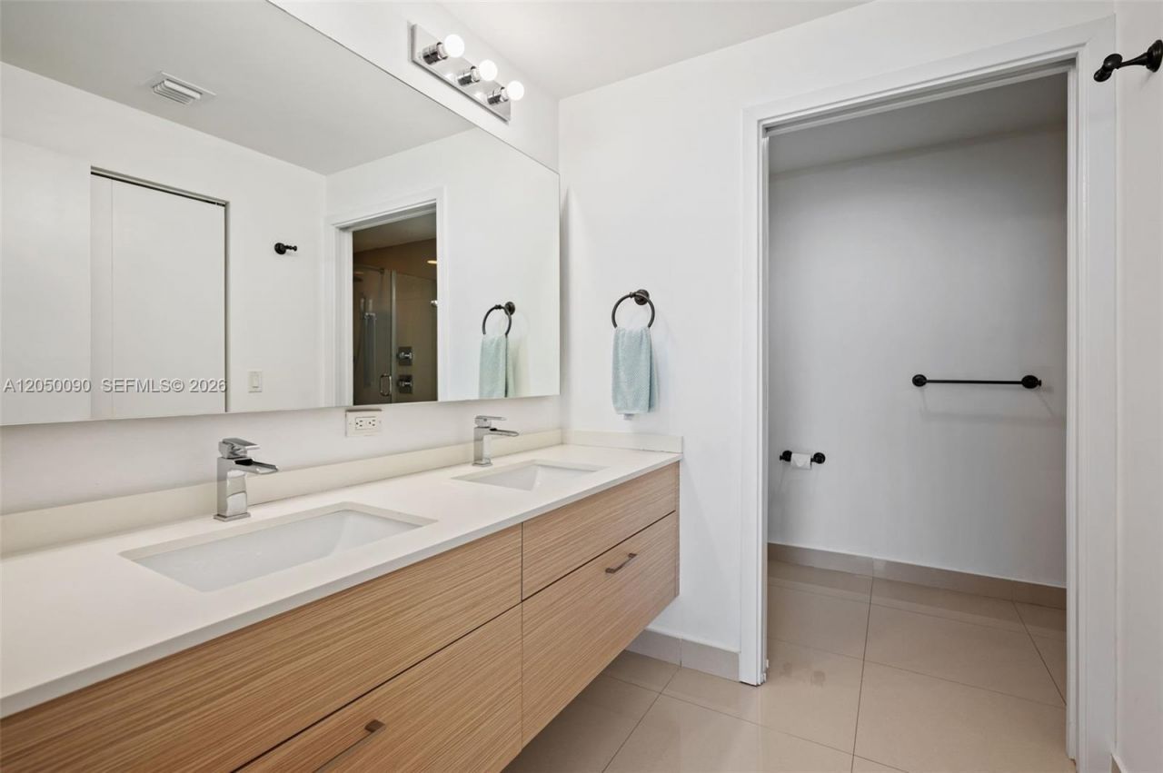 600 NE 27th St , Unit 1402, Miami, FL 33137 Photo