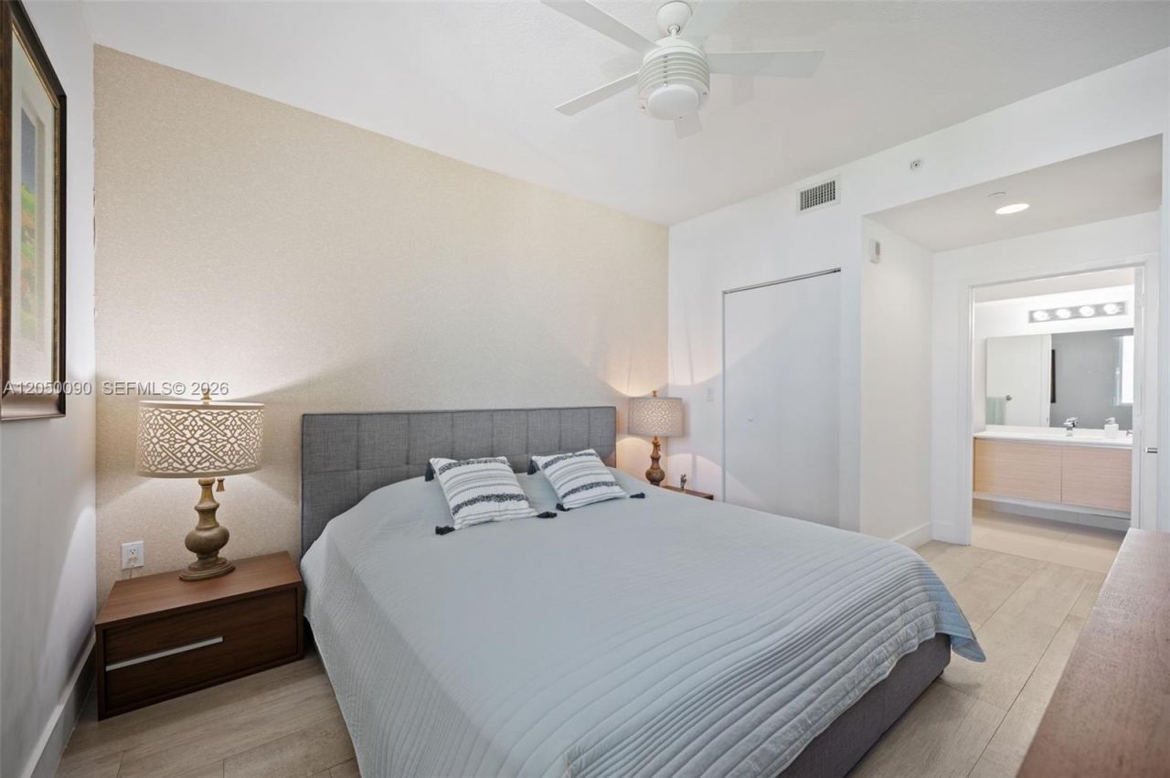 600 NE 27th St , Unit 1402, Miami, FL 33137 Photo