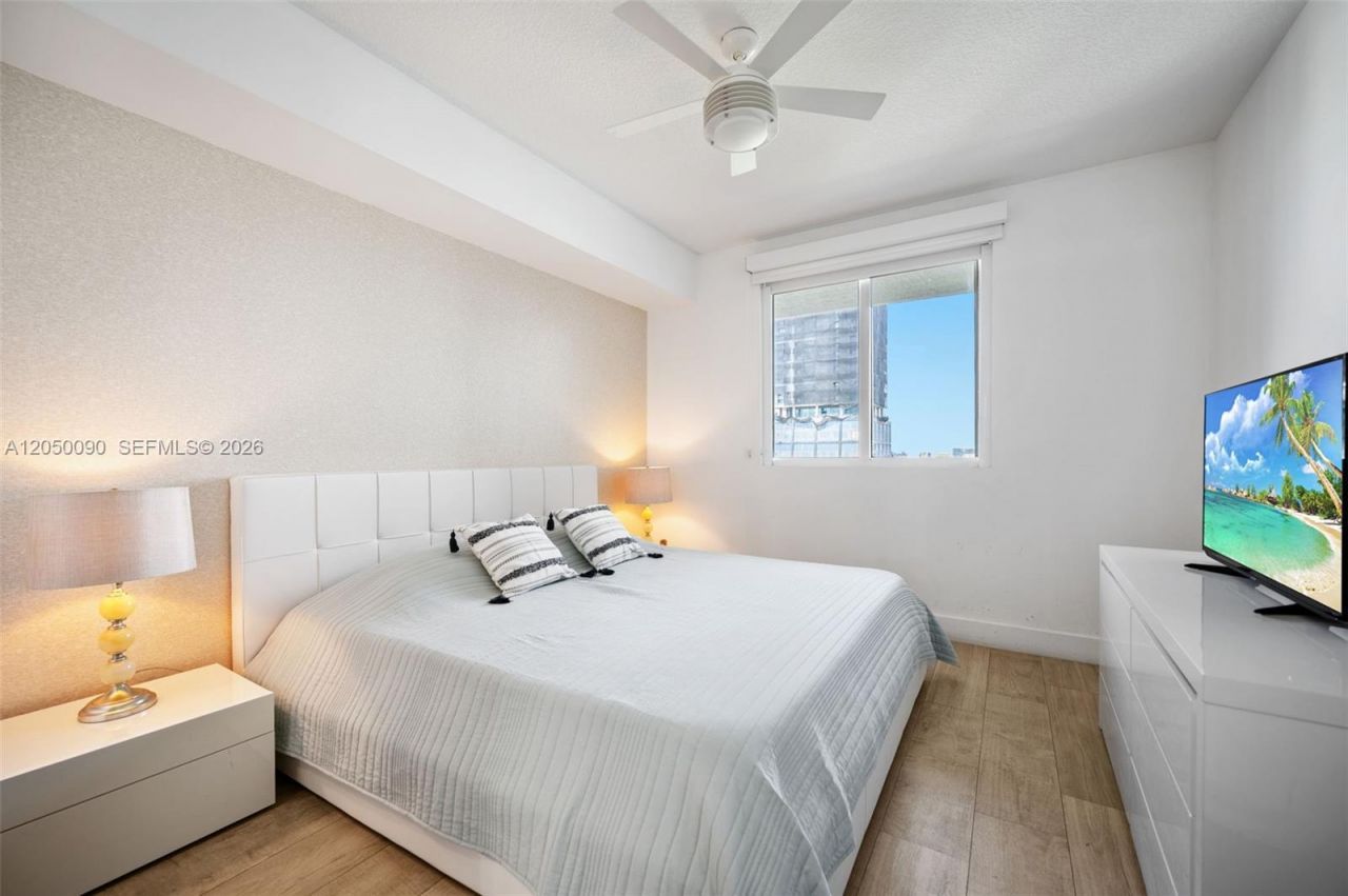 600 NE 27th St , Unit 1402, Miami, FL 33137 Photo