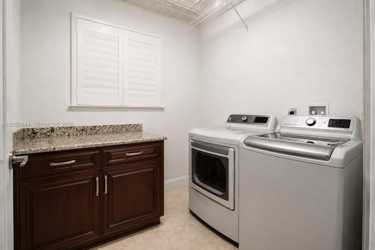 16075 SW 149th Ter, Miami, FL 33196 Photo