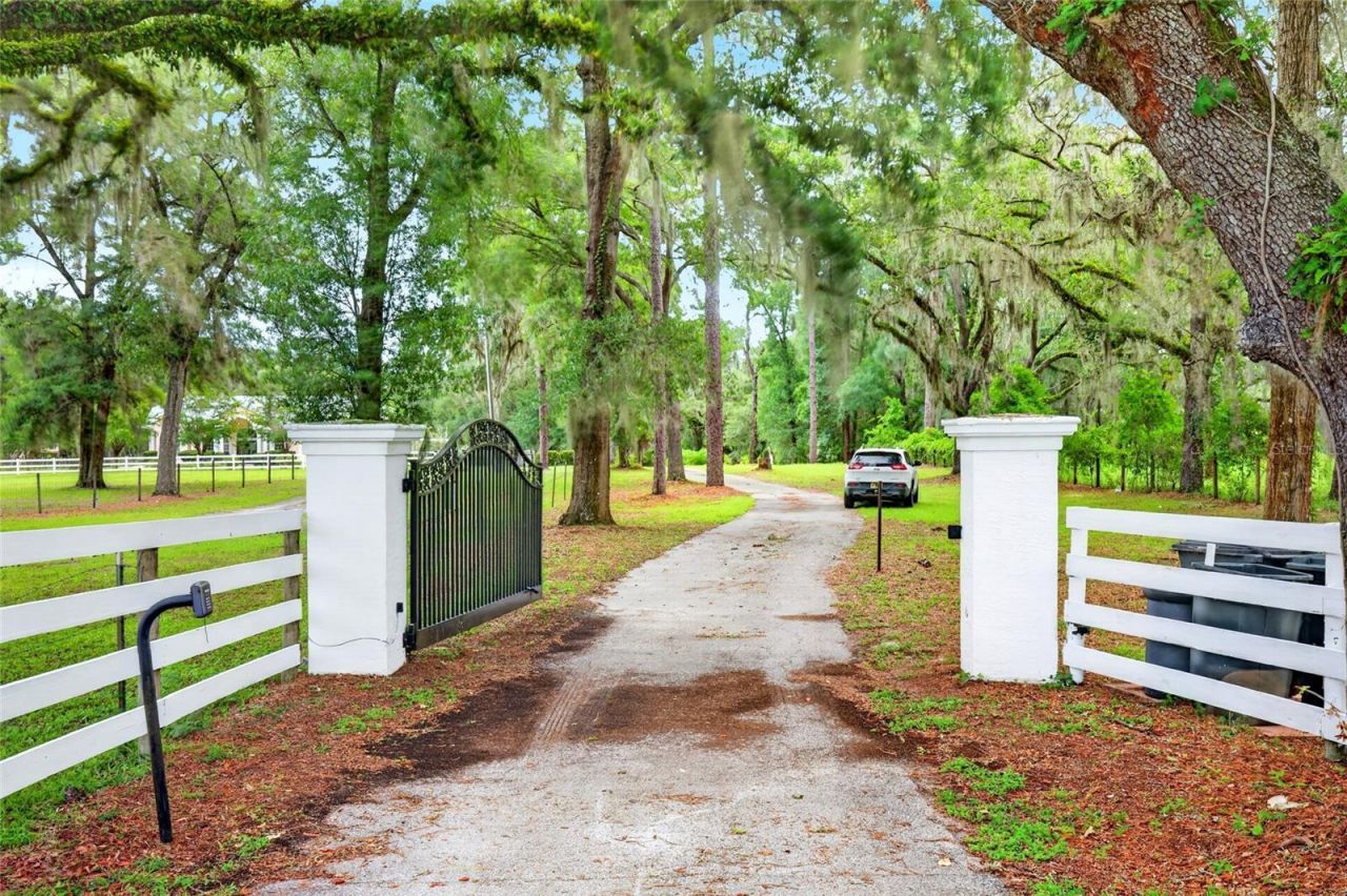 11795 SW Highway 484, Dunnellon, FL 34432 Photo